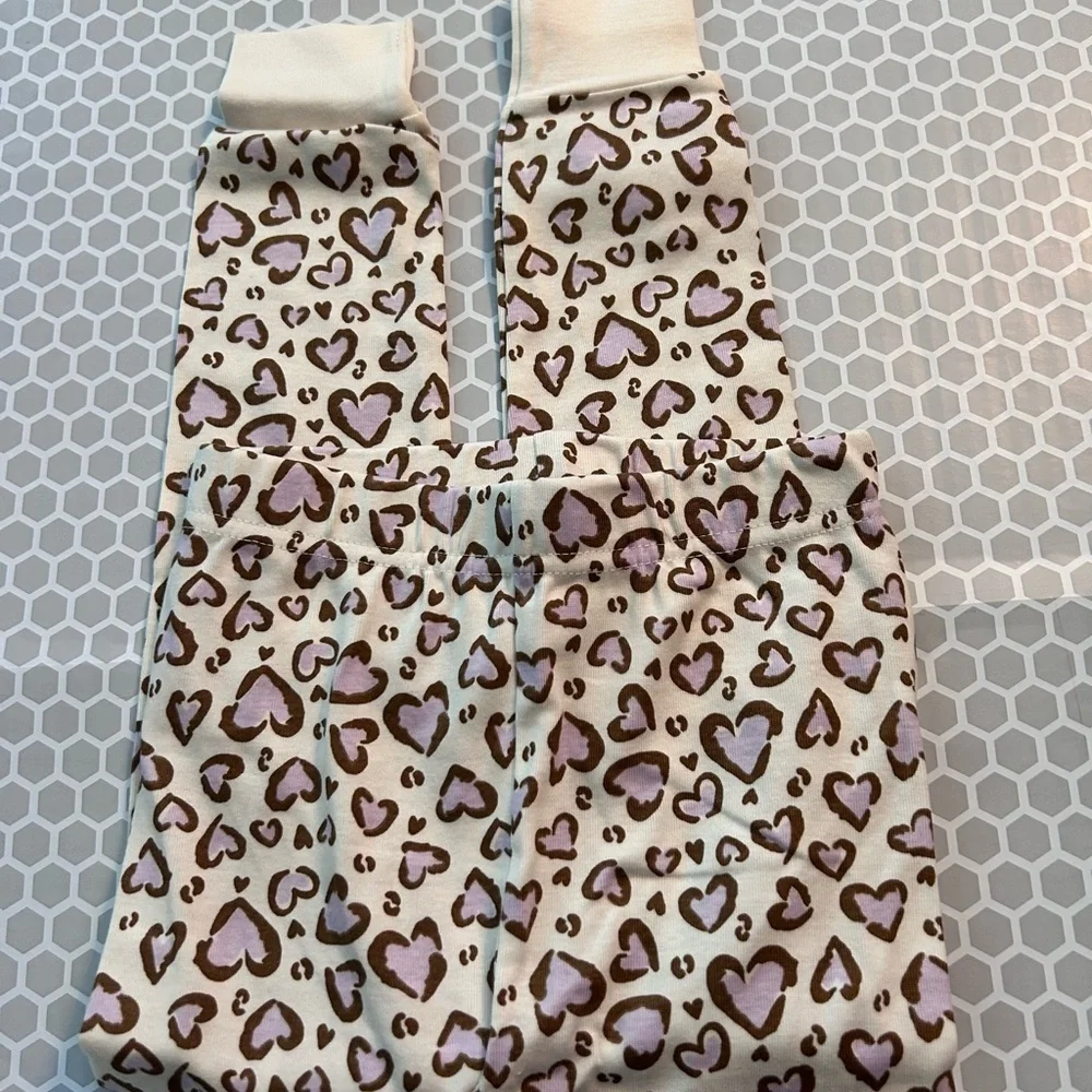 NWT Old Navy Cream and Pink Heart Leopard Kids Pajama Set.       Size 4T